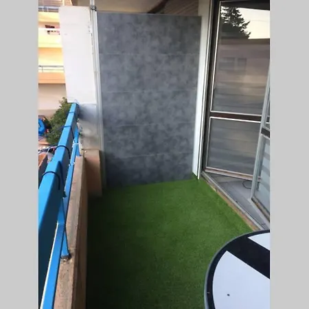 Ensoleille Avec Balcon Nîmes