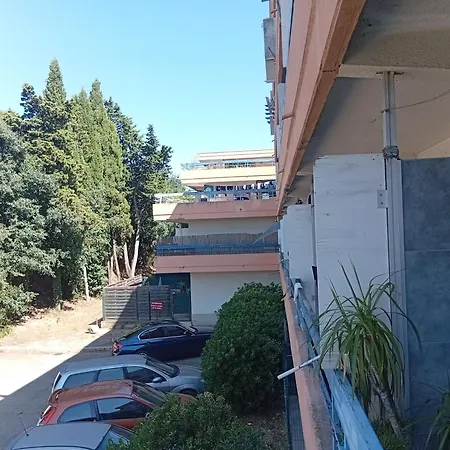 Ensoleille Avec Balcon דירה נים