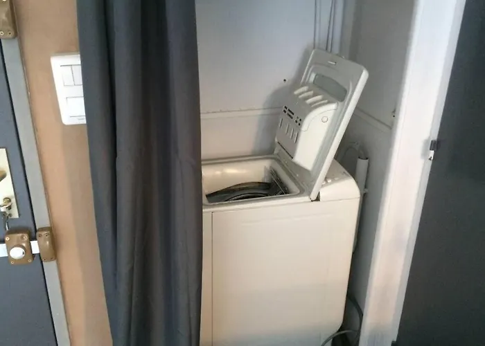 דירה Ensoleille Avec Balcon