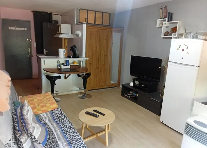 דירה Ensoleille Avec Balcon